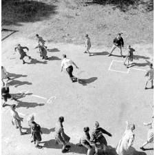 Institut médico pédagogique de Montlignon : Jeu du bâton