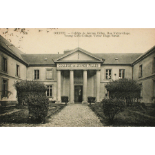676 - Dieppe - Collège de jeunes Filles, Rue Victor-Hugo - Young Girls College, Victor Hugo Street.