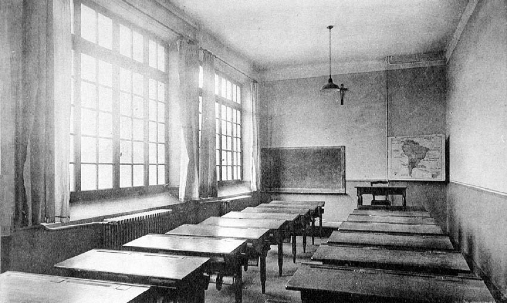 Collège Saint-Michel. Annecy (Haute-Savoie).