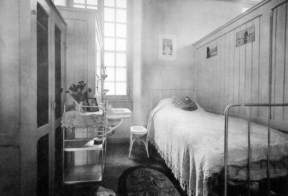 Collège de Jeunes Filles - Angers. Maine-et-Loire. 1928-1929.