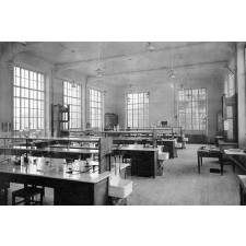Ecole Nationale d'Arts et Métiers de Châlons-sur-Marne. (Marne). Octobre 1931.