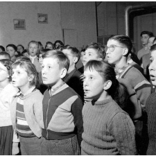 Enseignement musical, cours de Mme Cory : la répétition du chant.