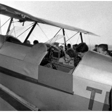 Voyage scolaire des élèves de Toussus-le-Noble : visite du groupe aérien du touring-club de France