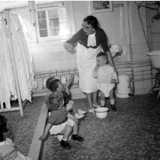 Jardin d'enfants, Quartier Latin : les sanitaires adaptés à la taille des enfants
