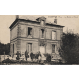 Brestot (Eure) - La Mairie et l'Ecole.