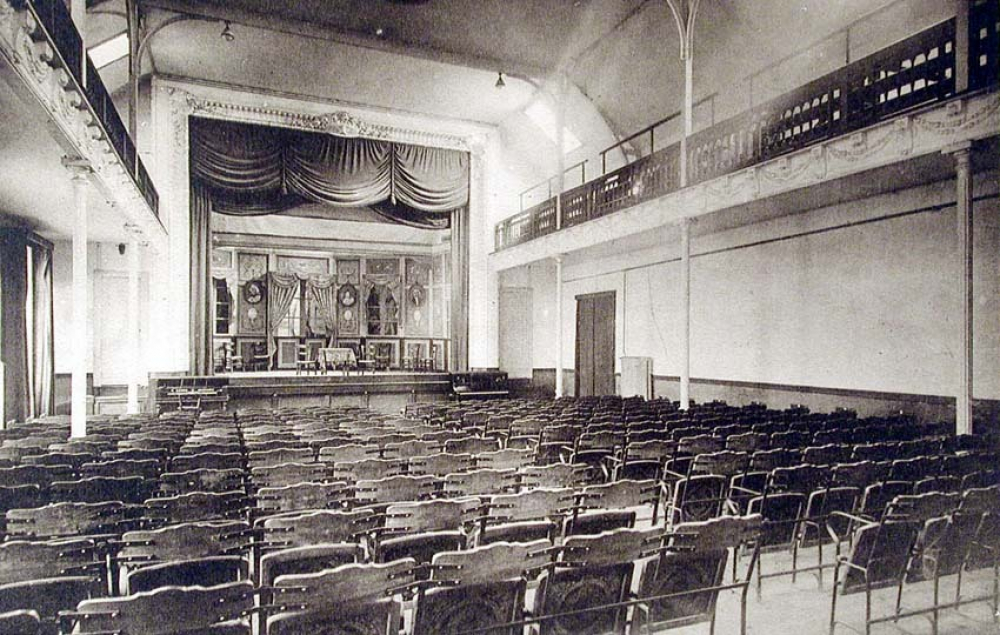 Souvenir des Noces de Diamant du Pensionnat Saint-Gilles - Moulins (Allier) Octobre 1853 - 20 Mai 1928.
