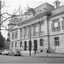 Bibliothèque des enfants, place Parmentier, Paris : façade de la bibliothèque