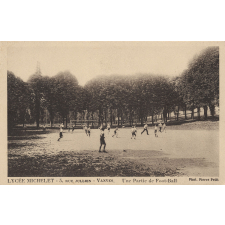 Lycée Michelet - 5, rue Jullien - Vanves - Une Partie de Foot-Ball.