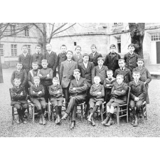 Maynières 1514. Institution St Joseph. Mesnières 1914.