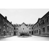 Ecole Primaire Supérieure de Jeunes Filles. Avesnes. 1932-1933. 