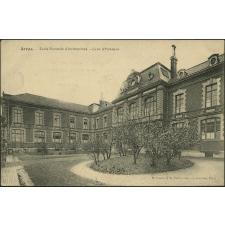 Arras - Ecole Normale d'Institutrices - Cour d'Honneur.