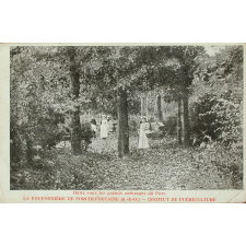Halte sous les grands ombrages du Parc - Pouponnière de Porchefontaine (S.-et-O.) - Institut de puériculture.