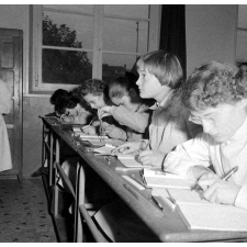 Enseignement primaire : l'écriture et la géométrie