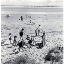 Ligue française de l'Enseignement : camp familial de vacances, la plage