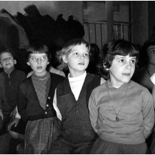 Enseignement musical, cours de Mme Cory : la répétition du chant.