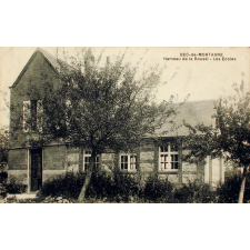 Bec-de-Mortagne - Hameau de la Roussi - Les Ecoles.