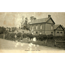 Angiens - L'Ecole de Filles.