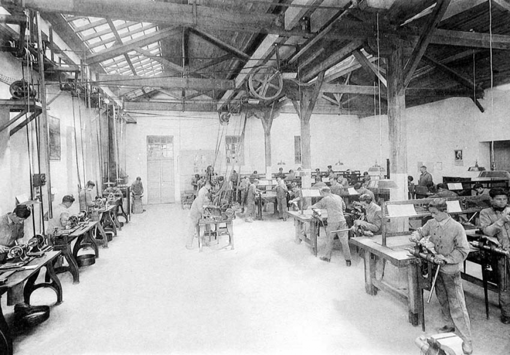 Ecole Pratique d'Industrie et d'Artisanat Rural - Gourdan-Polignan. (Haute-Garonne) - Juin 1935. 