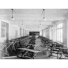 Ecole Nationale d'Horlogerie. Petite Mécanique - Électricité. Ecole Primaire Supérieure Préparatoire. Cluses (Haute-Savoie). 1937.