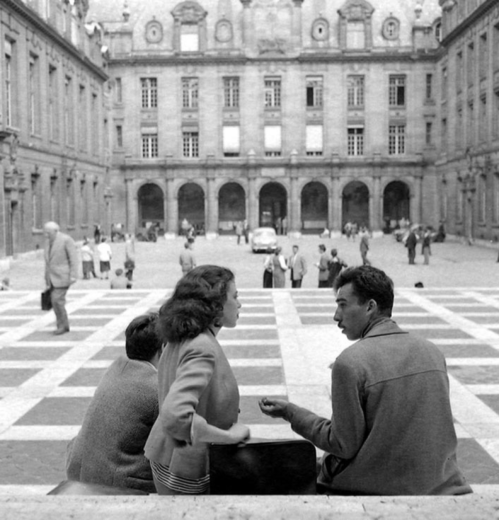 Rentrée scolaire à Paris : des étudiants à la Sorbonne