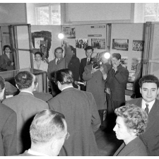 Exposition I.P.N. : inauguration officielle. La vie dans les camps de prisonniers.
