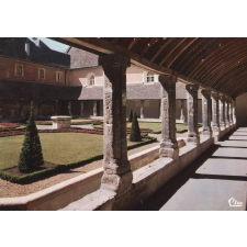 Evreux (Eure) - Le Cloître de l'ancien Couvent des Capucins (XVIIe s.).