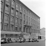 Faculté de pharmacie : la façade principale.