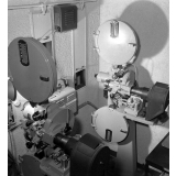 I.P.N. service audio-visuel : cabine de projection