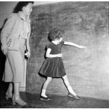 Cours d'art Martenot, château de la Guette : étude de la courbe, premier temps
