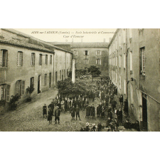 Aire-sur-l'Adour (Landes) - Ecole Industrielle et Commerciale - Cour d'Honneur.