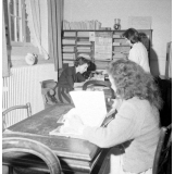 Lycée Edgar Quinet, la bibliothèque. Les tables de travail.