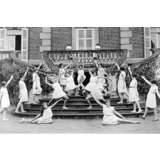 Lycée de Jeunes Filles - Roannne. Album du Cinquantenaire. 1933.