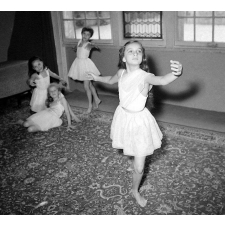 Cours d'art Martenot, château de la Guette : danse