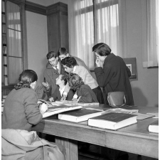 Bibliothèque des enfants à Paris : lecture