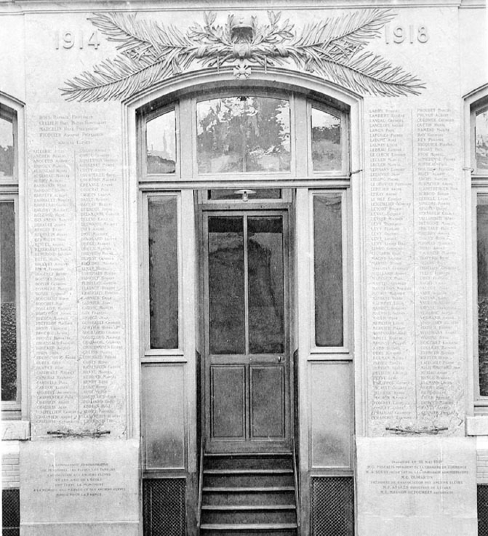 Chambre de Commerce de Paris - Ecole Commerciale, 39 Avenue Trudaine. 1938-1939. 