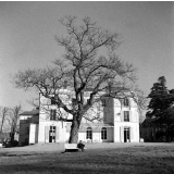Lycée-pilote mixte de Montgeron. La façade principale du lycée.