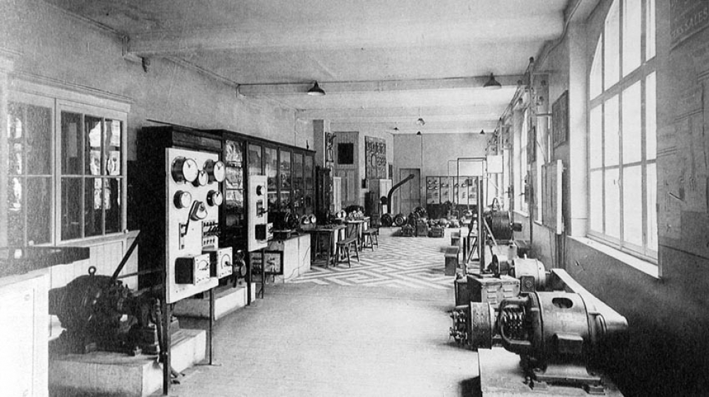 Ecole Pratique de Commerce, d'Industrie et de Mécaniciens de Marine de Boulogne-Sur-Mer. 