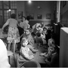 Rentrée scolaire : Jeunes élèves dans leur classe