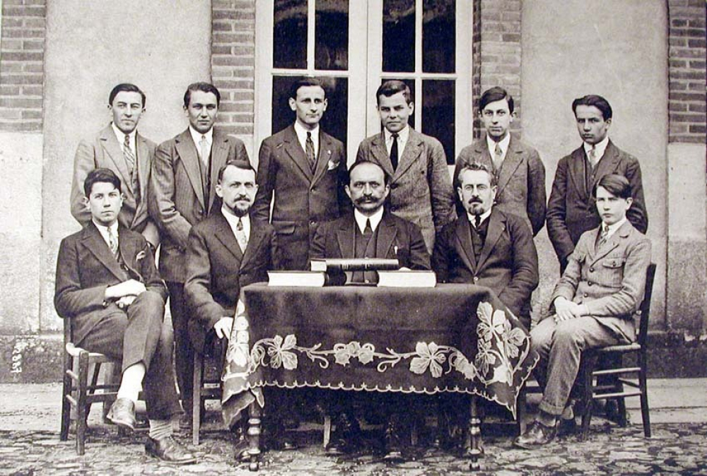 Souvenir des Noces de Diamant du Pensionnat Saint-Gilles - Moulins (Allier) Octobre 1853 - 20 Mai 1928.