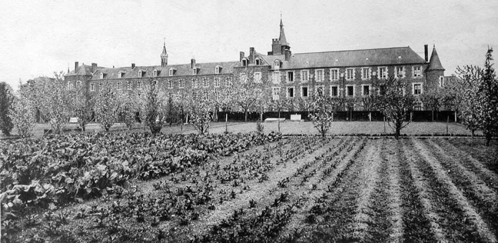 Petit Séminaire Sainte-Croix - Châteaugiron. (Ille et Vilaine). 1931-1932.
