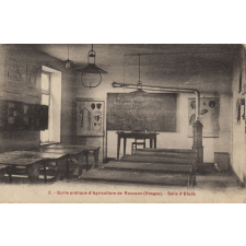 3 - Ecole pratique d'Agriculture de Rouceux (Vosges) - Salle d'Etude.