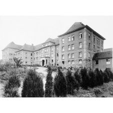 Collège Episcopal Saint-Augustin. Bitche (Moselle). 1933-1934.