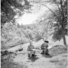 Colonie sanitaire de Montboissier : lecture en plein air