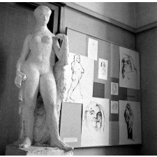 Exposition I.P.N. : reproduction d'une statue.