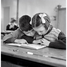 Ecole primaire. L'apprentissage de la lecture.