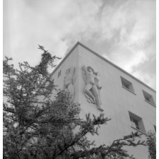 Ecole nationale d'enseignement technique de Montluçon : motif sculptural