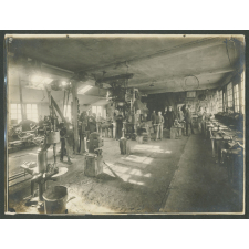 Institution St Joseph du Château de Mesnières : l'atelier fer.