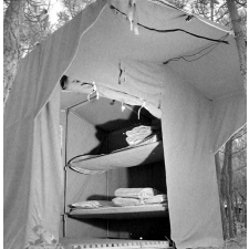 Ligue française de l'Enseignement : camp familial de vacances, une tente de camping