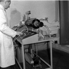 Ecole Nationale Supérieure de Mécanique et Aérotechnique : le microscope métallographique.