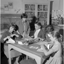 Coopératives scolaires : école primaire d'Argenteuil, bibliothèque de l'école